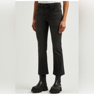 Frame Denim-Le Crop Mini Boot-Kerry
Size 28
EUC 
Only worn a few times